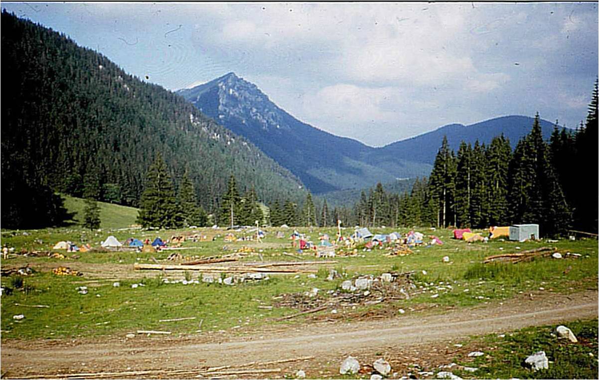 Tábor v údolí Bystré